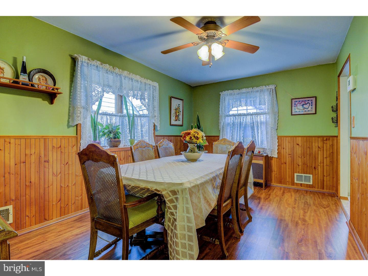 327 Sutherland Road Ewing, NJ 08618 - Photo 4 of 17 Dining Room