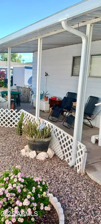 a room with lots of flowers and fruits