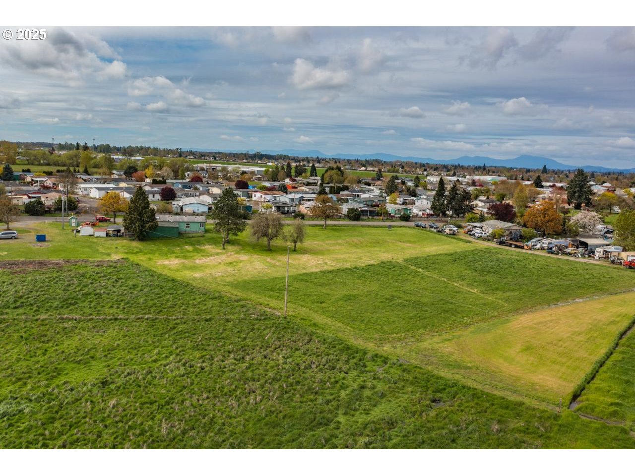 4055 Southeast Spicer Road Albany, OR 97322 - Photo 9 of 10