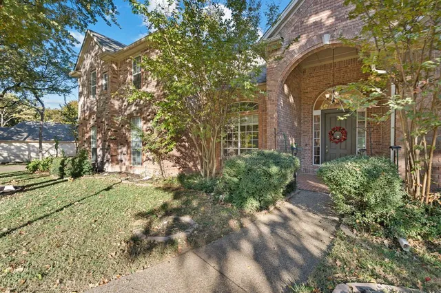 $915,000 | 605 Royal Lane, Southlake, TX 76092