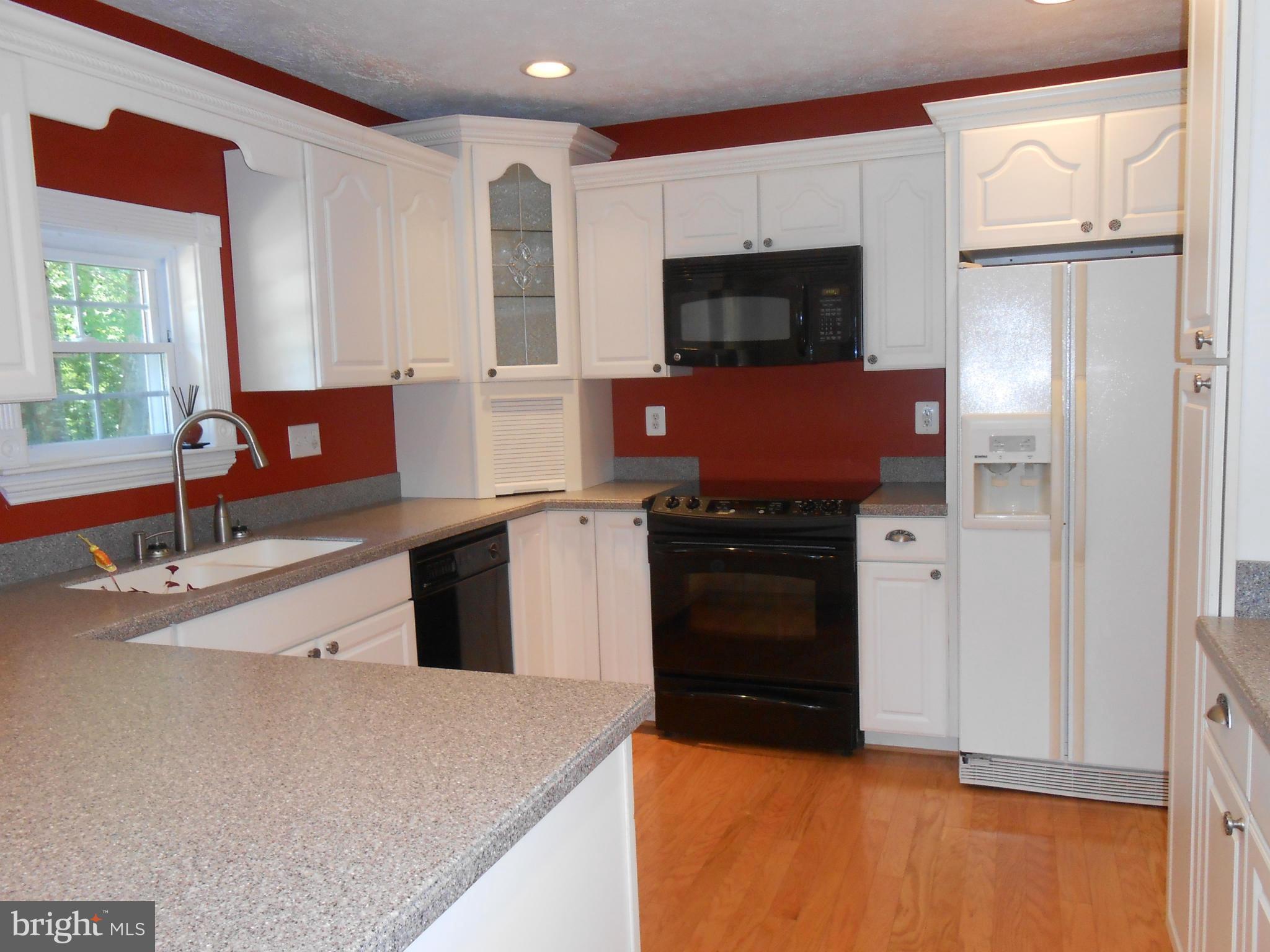 41302 Medleys Neck Road Leonardtown, MD 20650 - Photo 5 of 16 Kitchen