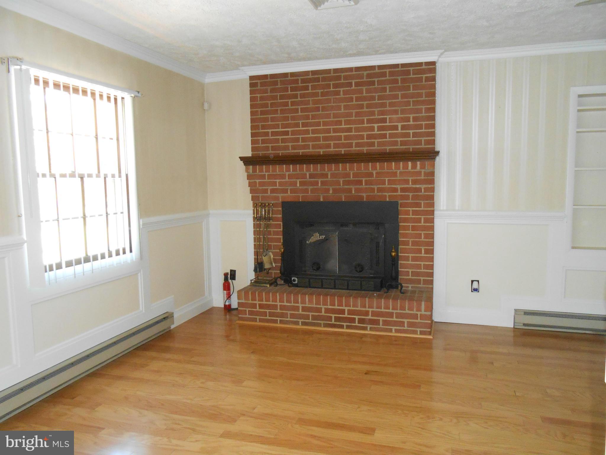 41302 Medleys Neck Road Leonardtown, MD 20650 - Photo 7 of 16 Family Room