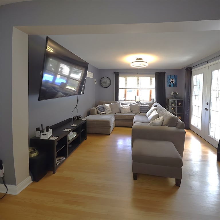 216 Plumtree Road Springfield, MA 01118 - Photo 13 of 22