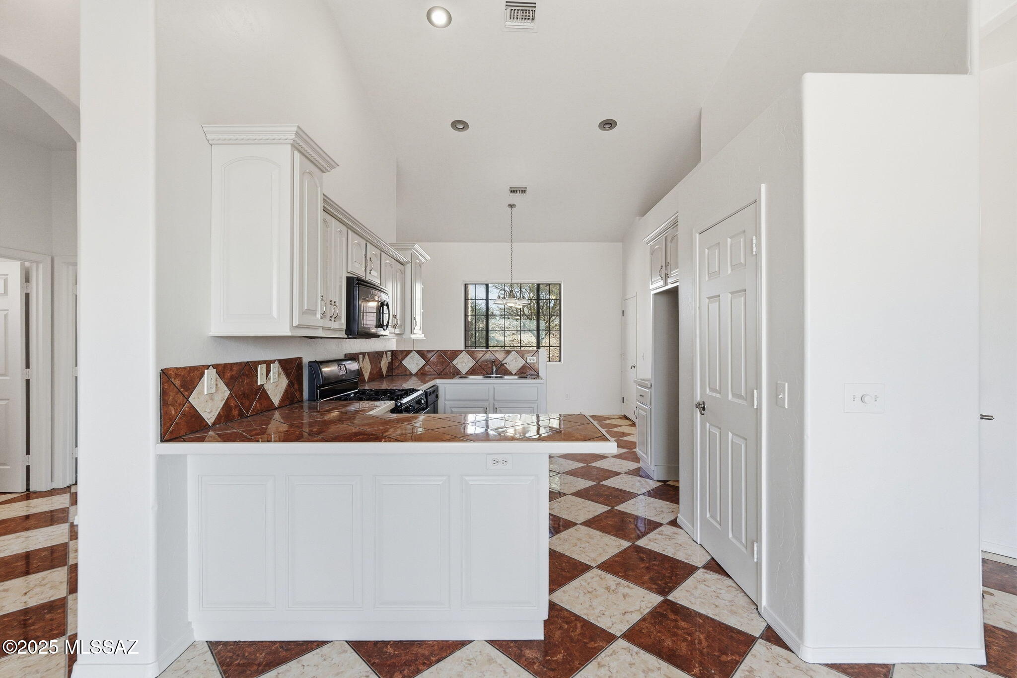 1028 Calle Cumpas Rio Rico, AZ 85648 - Photo 11 of 38 Gallery Image 11