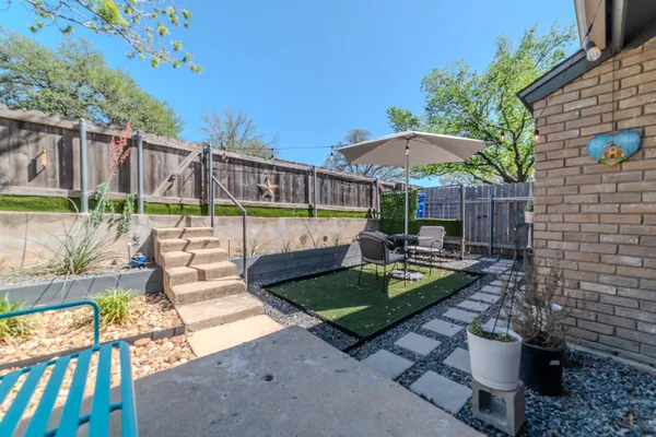 $1,700 | 1015 East Yager Lane, Unit 115, Austin, TX 78753