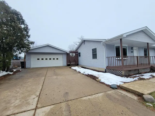 $2,100 | 3539 East Street, Hartland, MI 48353