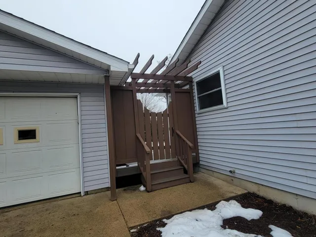 $2,100 | 3539 East Street, Hartland, MI 48353