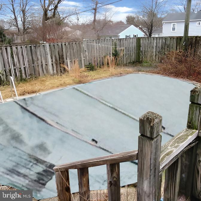 718 Mayo Road Glen Burnie, MD 21061 - Photo 5 of 48 Neglected yard with potential for revival.