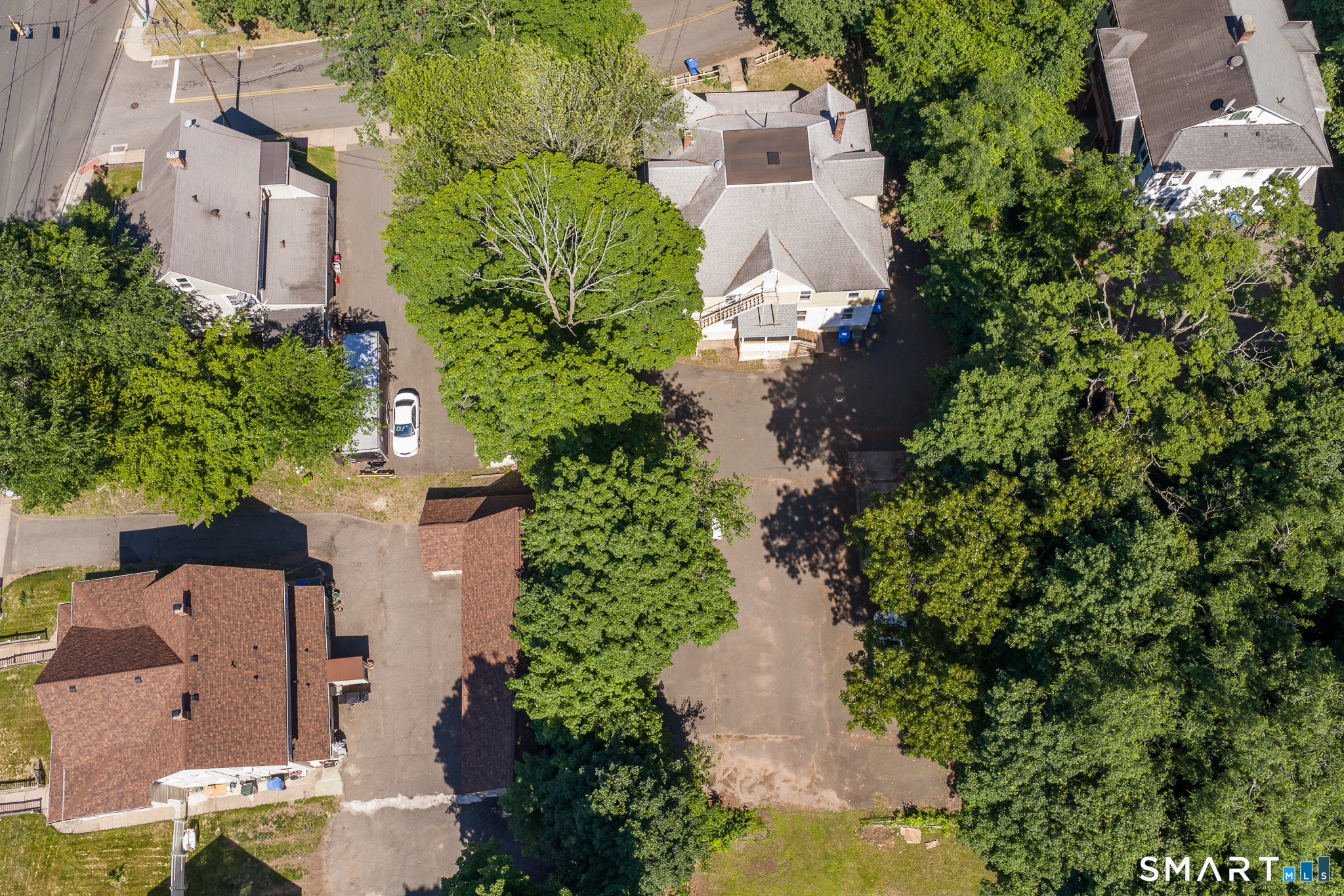 12 Arch Street Manchester, CT 06040 - Photo 9 of 40