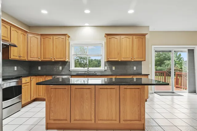 $990,000 | 1 Squire Armour Road, Windham, NH 03087