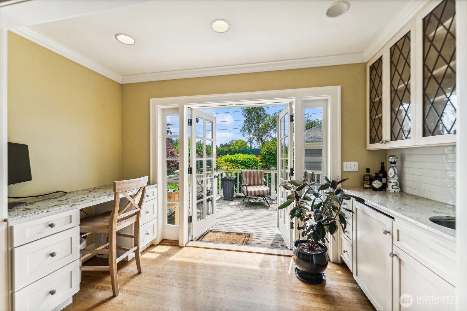 2137 East Hamlin Street Seattle, WA 98112 - Photo 6 of 15