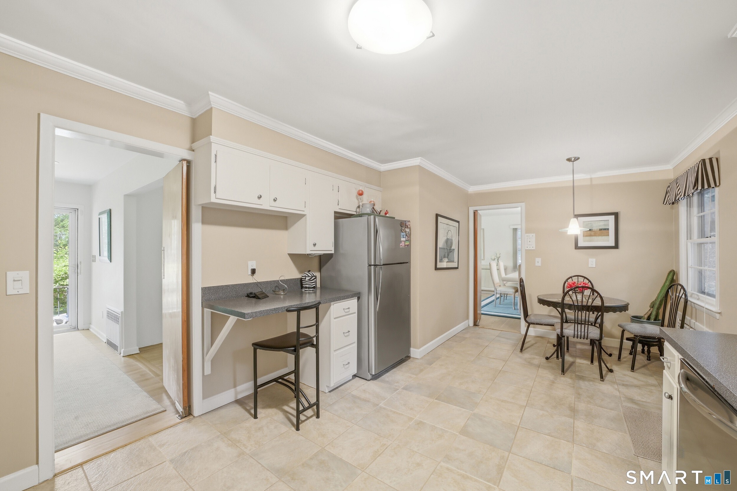 10 Joan Road Stamford, CT 06905 - Photo 10 of 33