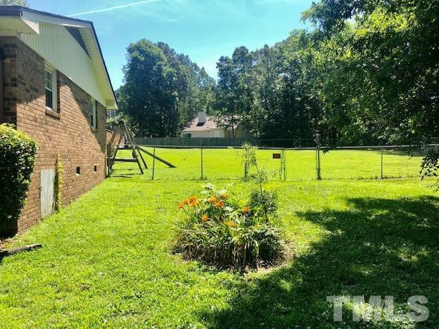 536 Clayton Road Durham, NC 27703 - Photo 4 of 27