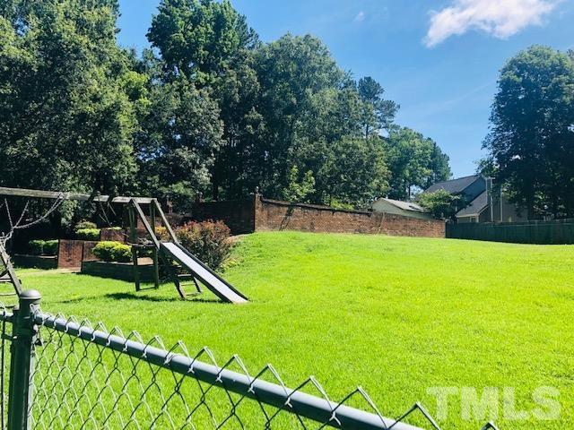 536 Clayton Road Durham, NC 27703 - Photo 5 of 27