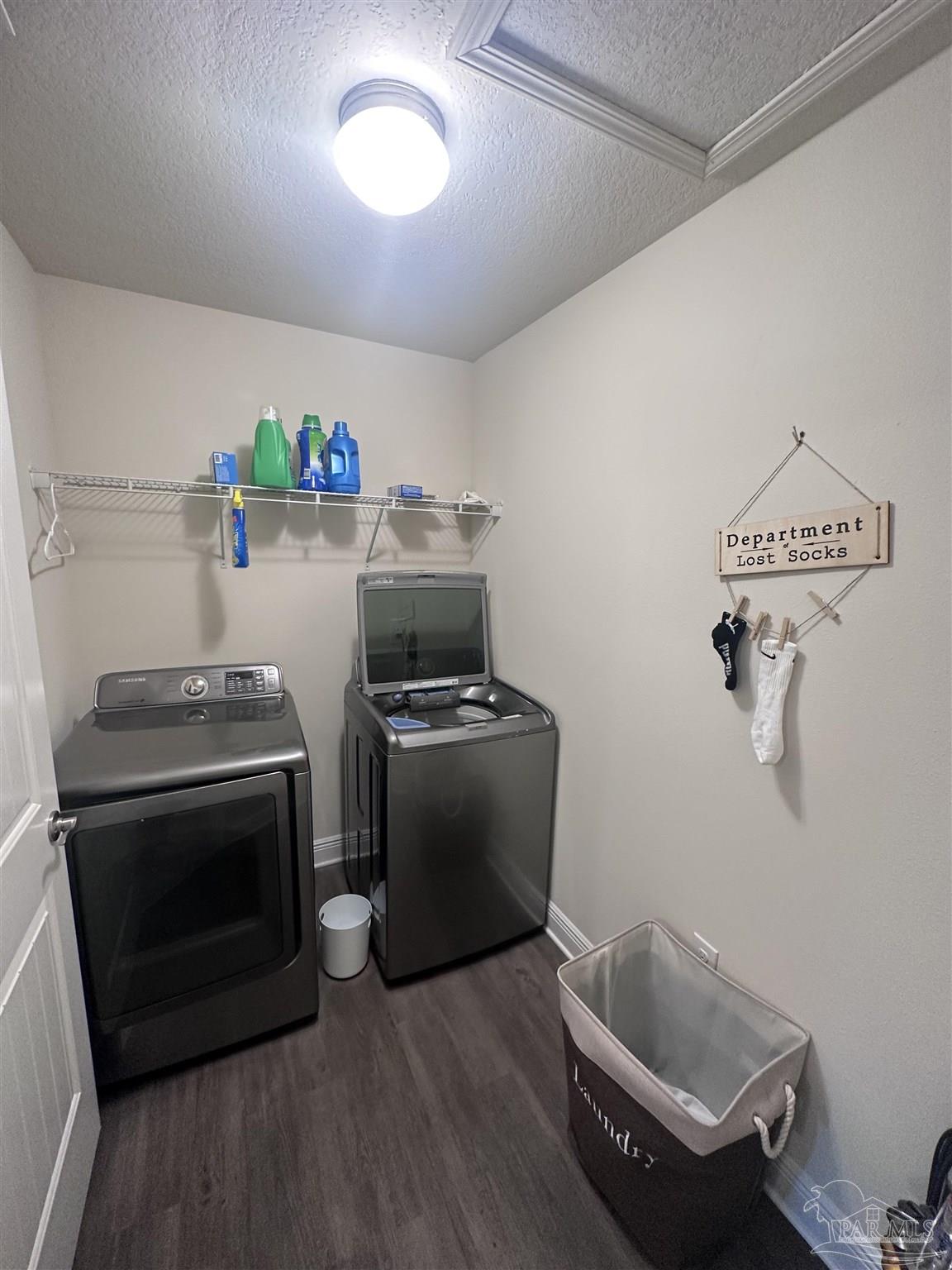 5217 Saufley Field Road Pensacola, FL 32526 - Photo 19 of 26 a kitchen with a stove and a microwave