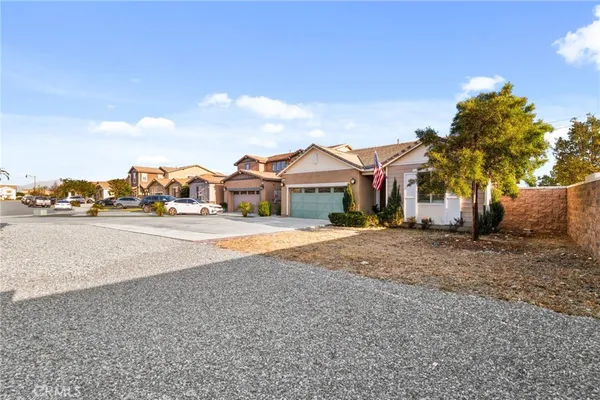 $739,900 | 5448 La Bodega Way, Fontana, CA 92336