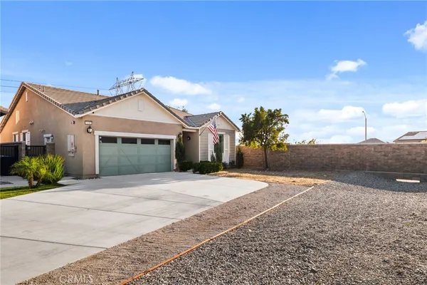 $739,900 | 5448 La Bodega Way, Fontana, CA 92336