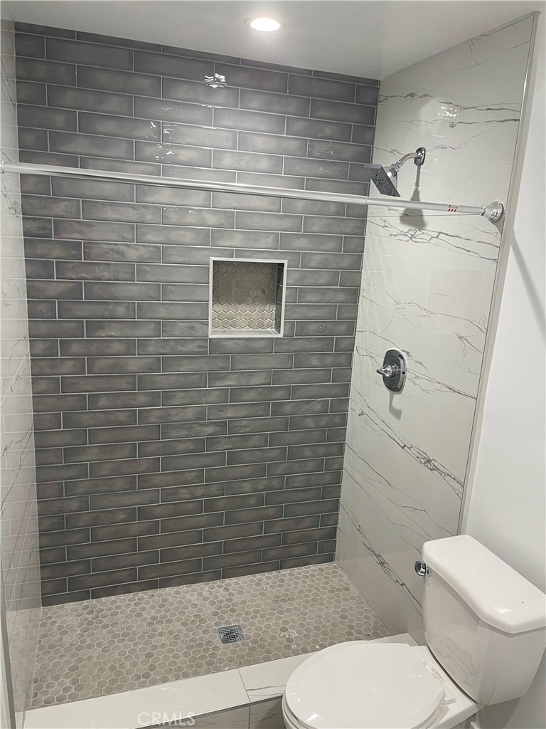 1118 East Arlington Street Compton, CA 90221 - Photo 3 of 9