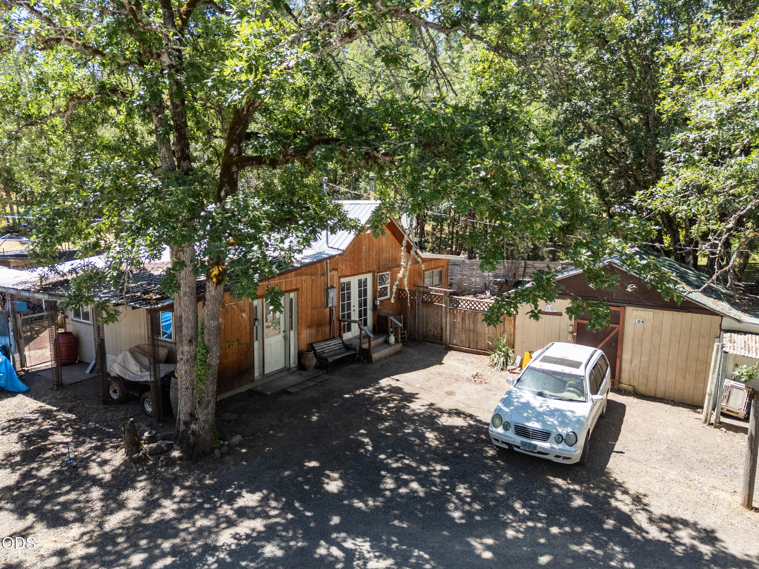 104 Fir Street Shady Cove, OR 97539 - Photo 8 of 37