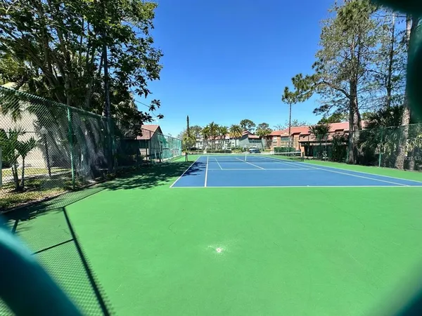 $229,000 | 5132 Conroy Road, Unit 932, Orlando, FL 32811