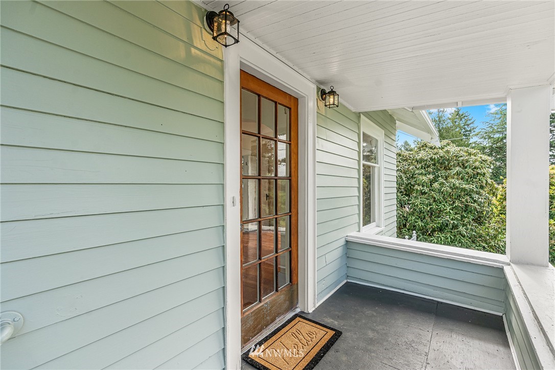 916 Southwest 4th Place Renton, WA 98057 - Photo 2 of 33