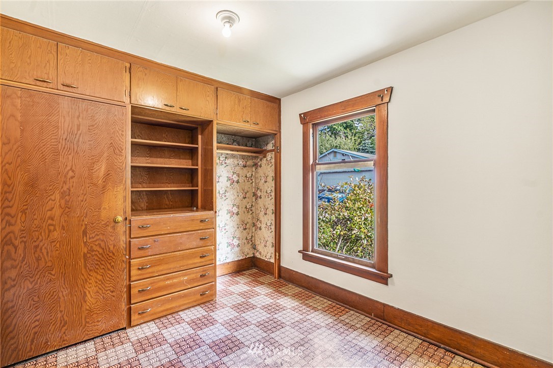 916 Southwest 4th Place Renton, WA 98057 - Photo 12 of 33