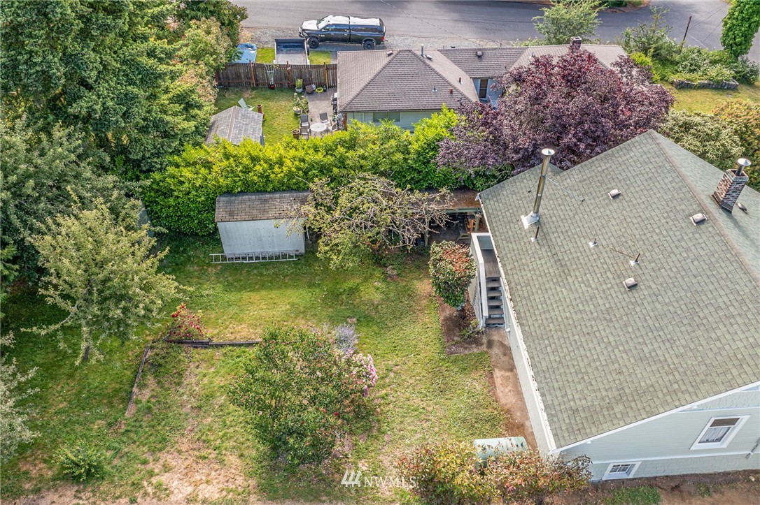 916 Southwest 4th Place Renton, WA 98057 - Photo 24 of 33