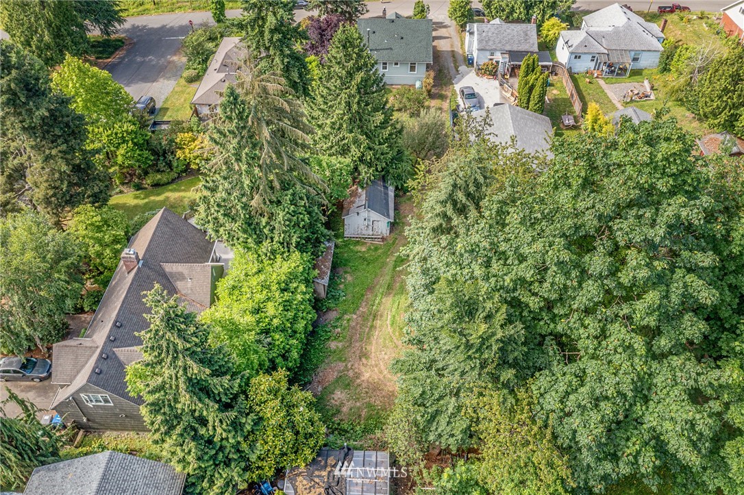 916 Southwest 4th Place Renton, WA 98057 - Photo 27 of 33