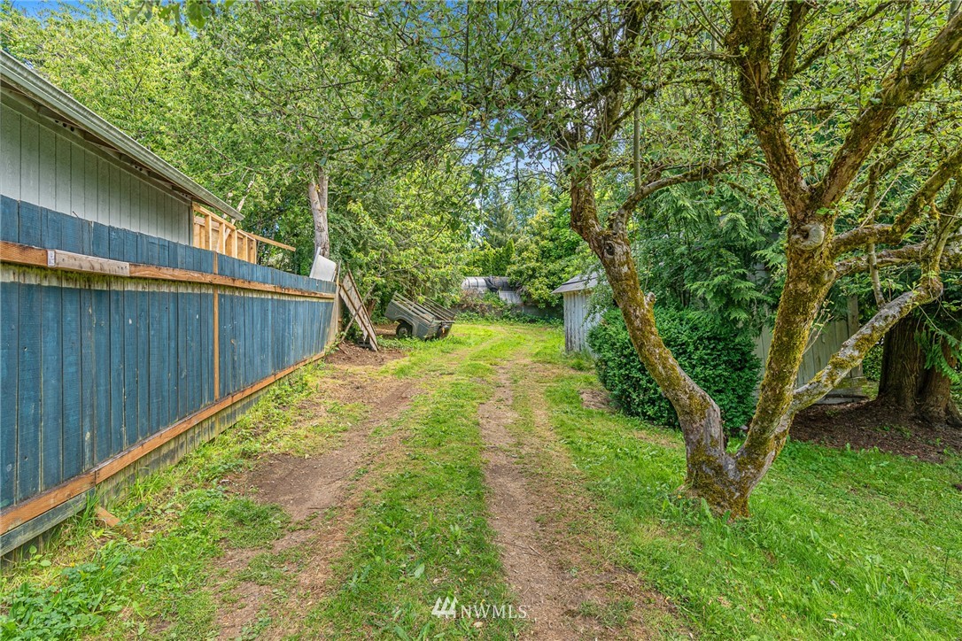 916 Southwest 4th Place Renton, WA 98057 - Photo 30 of 33