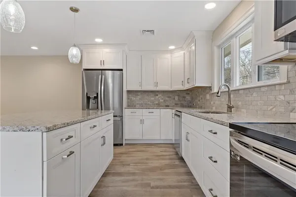 $2,300 | 595 St Paul Street, Unit 1, North Smithfield, RI 02896