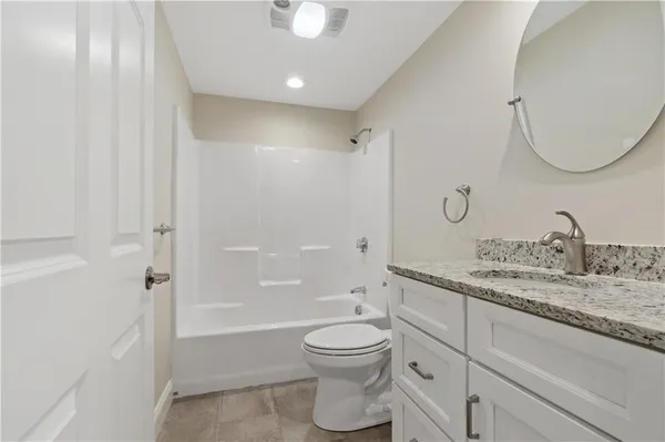 $2,300 | 595 St Paul Street, Unit 1, North Smithfield, RI 02896