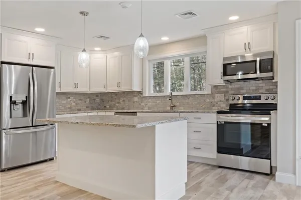 $2,300 | 595 St Paul Street, Unit 1, North Smithfield, RI 02896