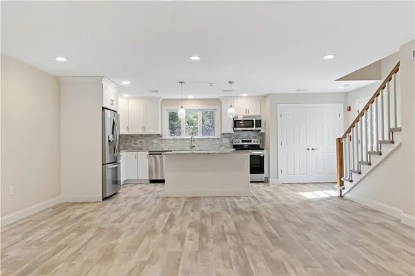$2,300 | 595 St Paul Street, Unit 1, North Smithfield, RI 02896