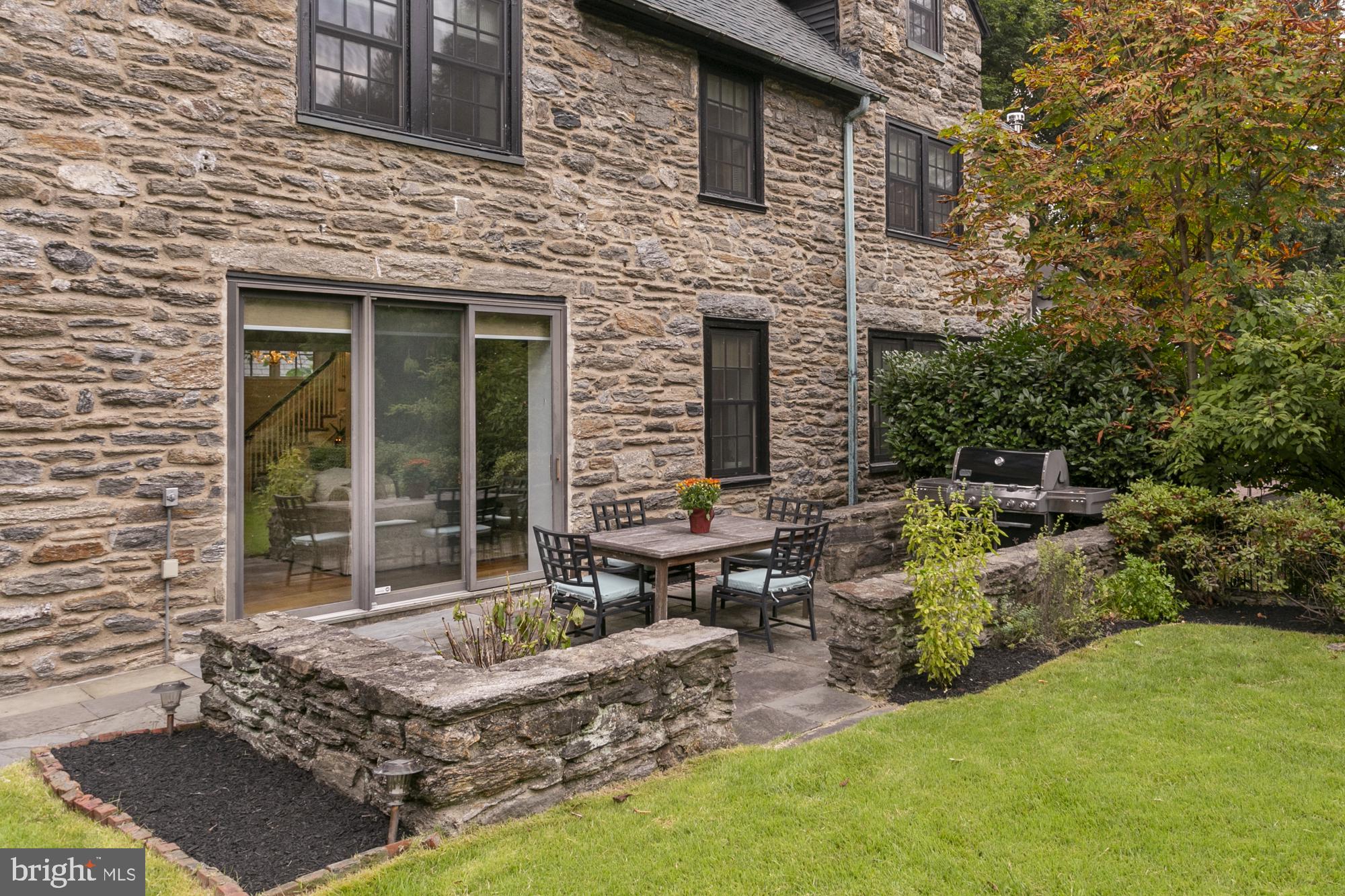 9159 Green Tree Road Philadelphia, PA 19118 - Photo 4 of 37 Gallery Image 4