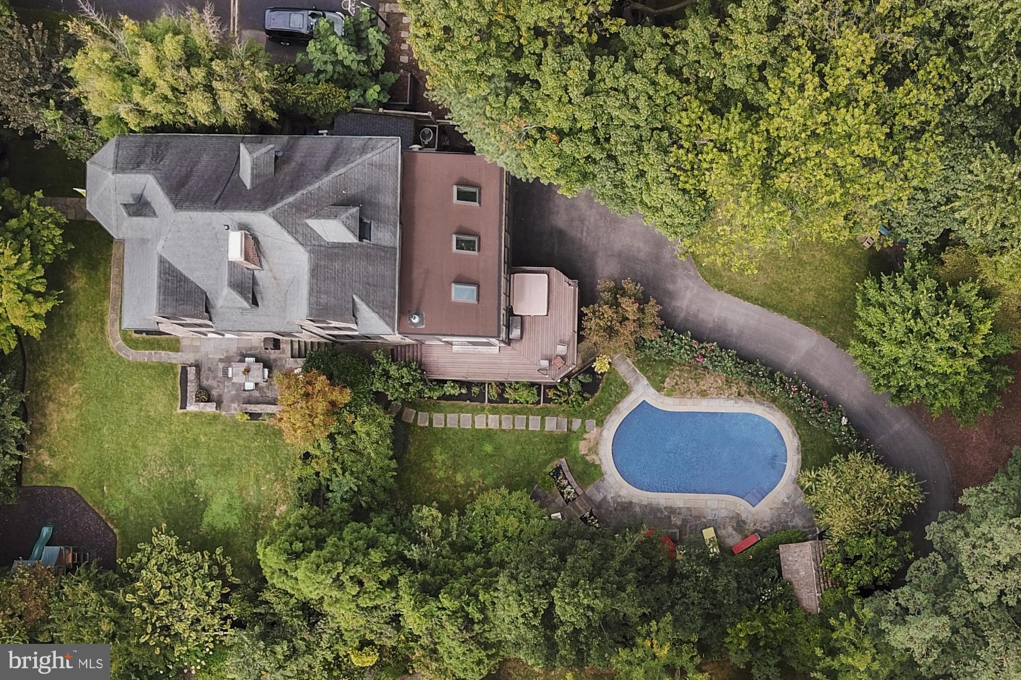 9159 Green Tree Road Philadelphia, PA 19118 - Photo 6 of 37 Gallery Image 6
