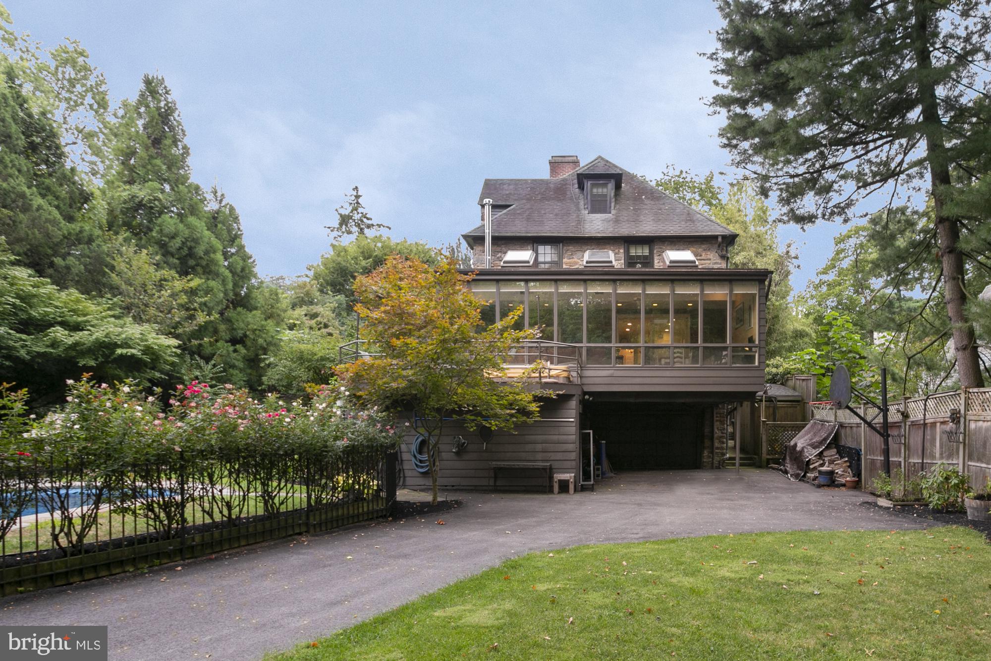 9159 Green Tree Road Philadelphia, PA 19118 - Photo 10 of 37 Gallery Image 10