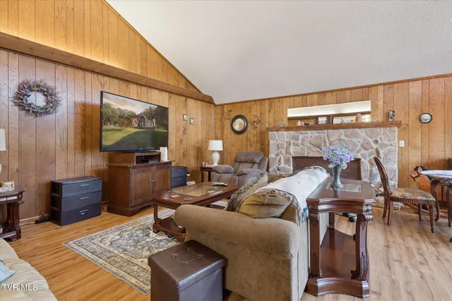 $538,000 | 200 River Edge Drive, Kingsport, TN 37660