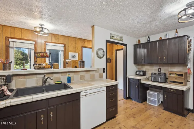 $538,000 | 200 River Edge Drive, Kingsport, TN 37660