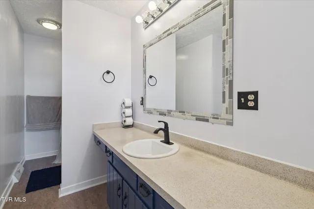 $538,000 | 200 River Edge Drive, Kingsport, TN 37660