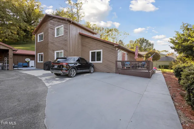 $538,000 | 200 River Edge Drive, Kingsport, TN 37660