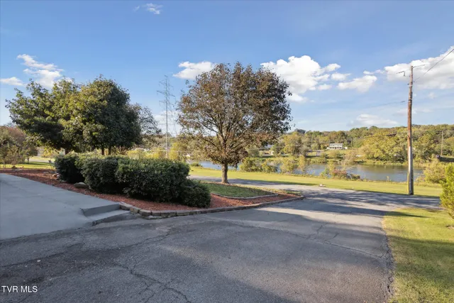 $538,000 | 200 River Edge Drive, Kingsport, TN 37660