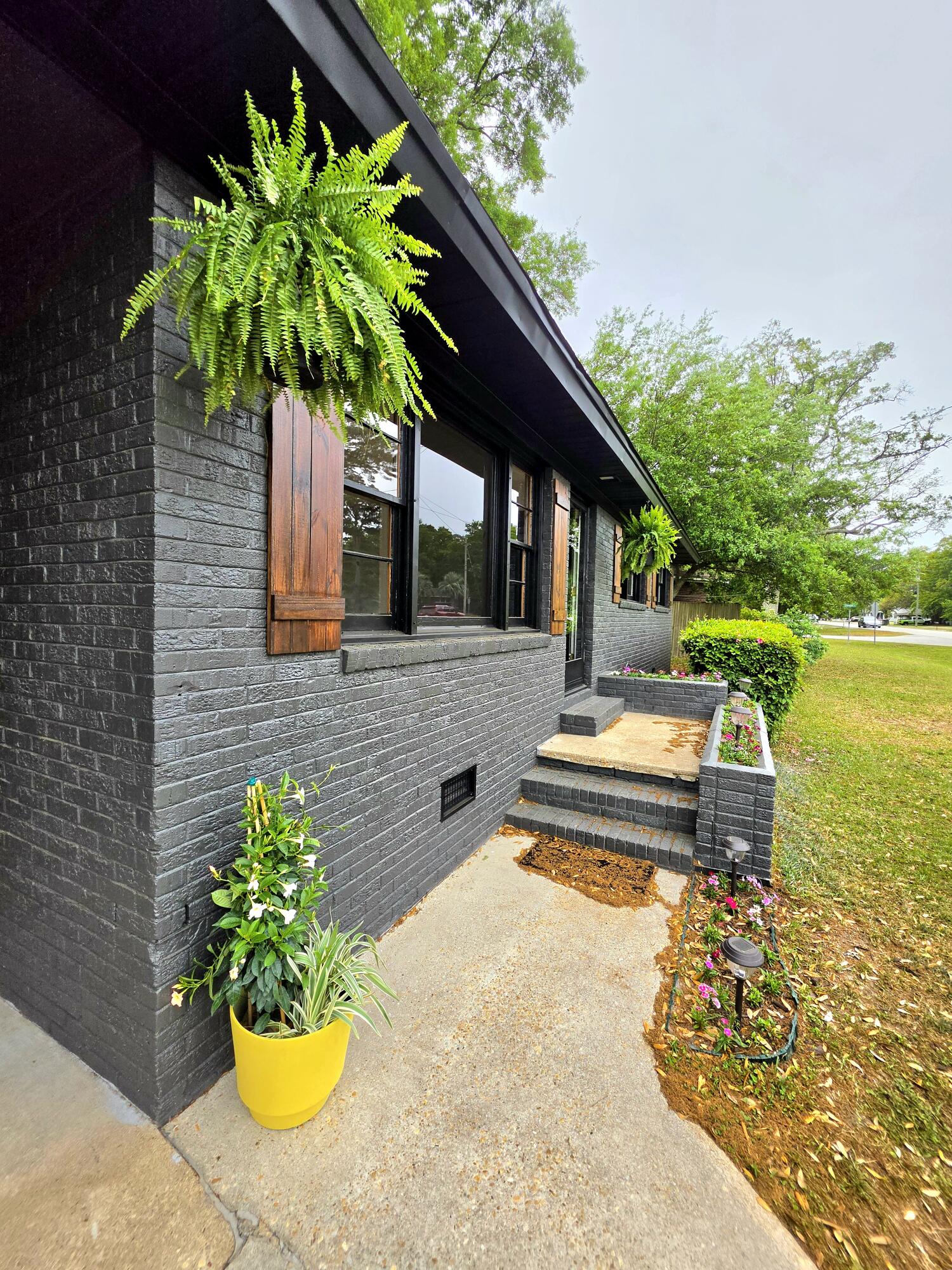 1113 Yeamans Hall Road Hanahan, SC 29410 - Photo 3 of 15 20260407_112448