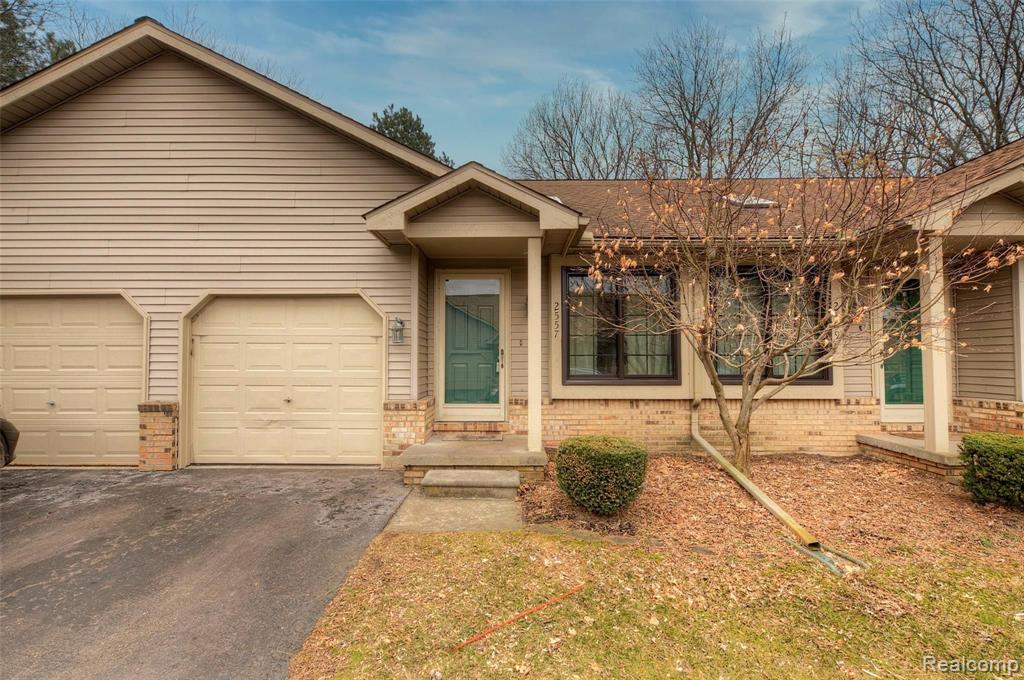2557 South Commerce Road Wolverine Lake, MI 48390 - Photo 1 of 22