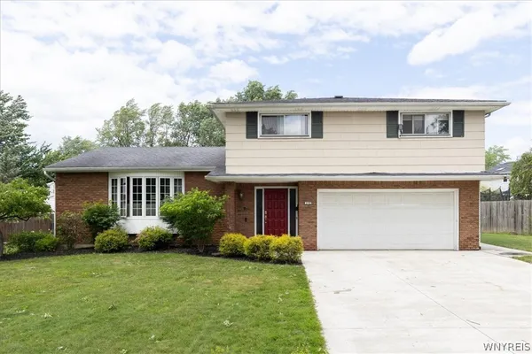 $419,900 | 172 Chestnut Hill Lane South, Amherst, NY 14221