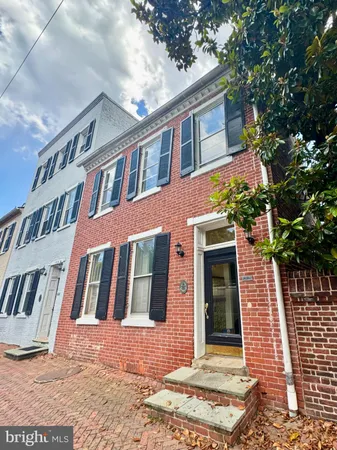 $1,900 | 1016 Prince Street, Alexandria, VA 22314