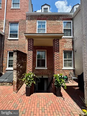 $1,900 | 1016 Prince Street, Alexandria, VA 22314