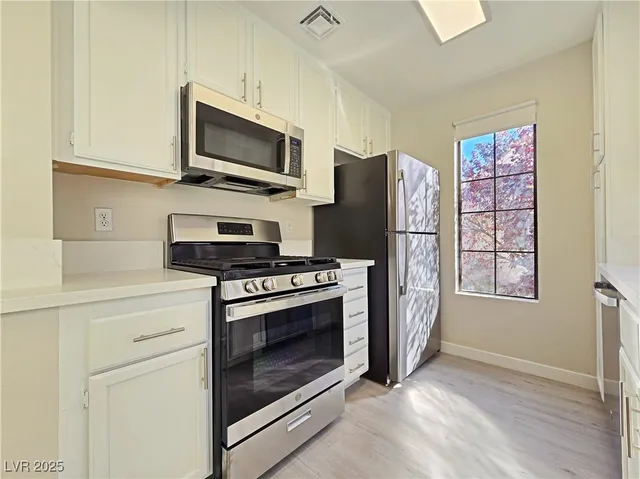 $1,195 | 4855 South Torrey Pines Drive, Unit 201, Las Vegas, NV 89103