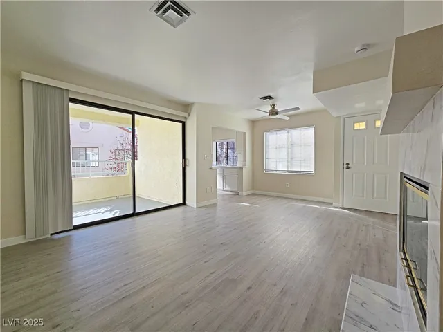 $1,195 | 4855 South Torrey Pines Drive, Unit 201, Las Vegas, NV 89103