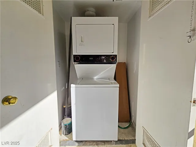 $1,195 | 4855 South Torrey Pines Drive, Unit 201, Las Vegas, NV 89103