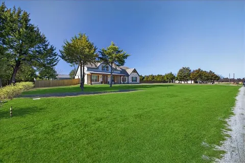 $699,900 | 341 Guy Lane, Pottsboro, TX 75076